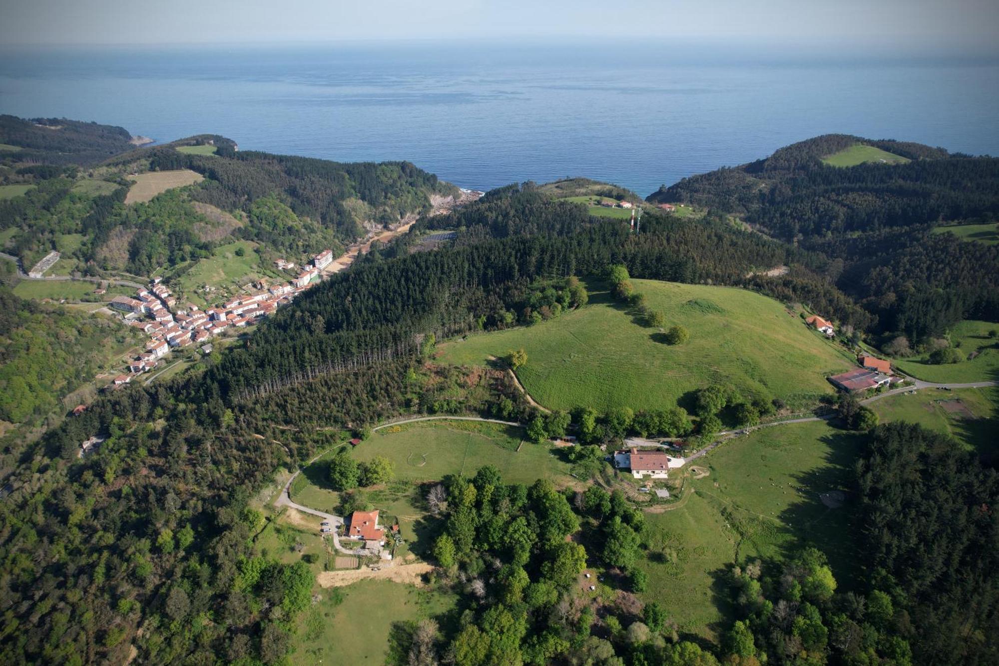 Olabe Hostel Ea Buitenkant foto